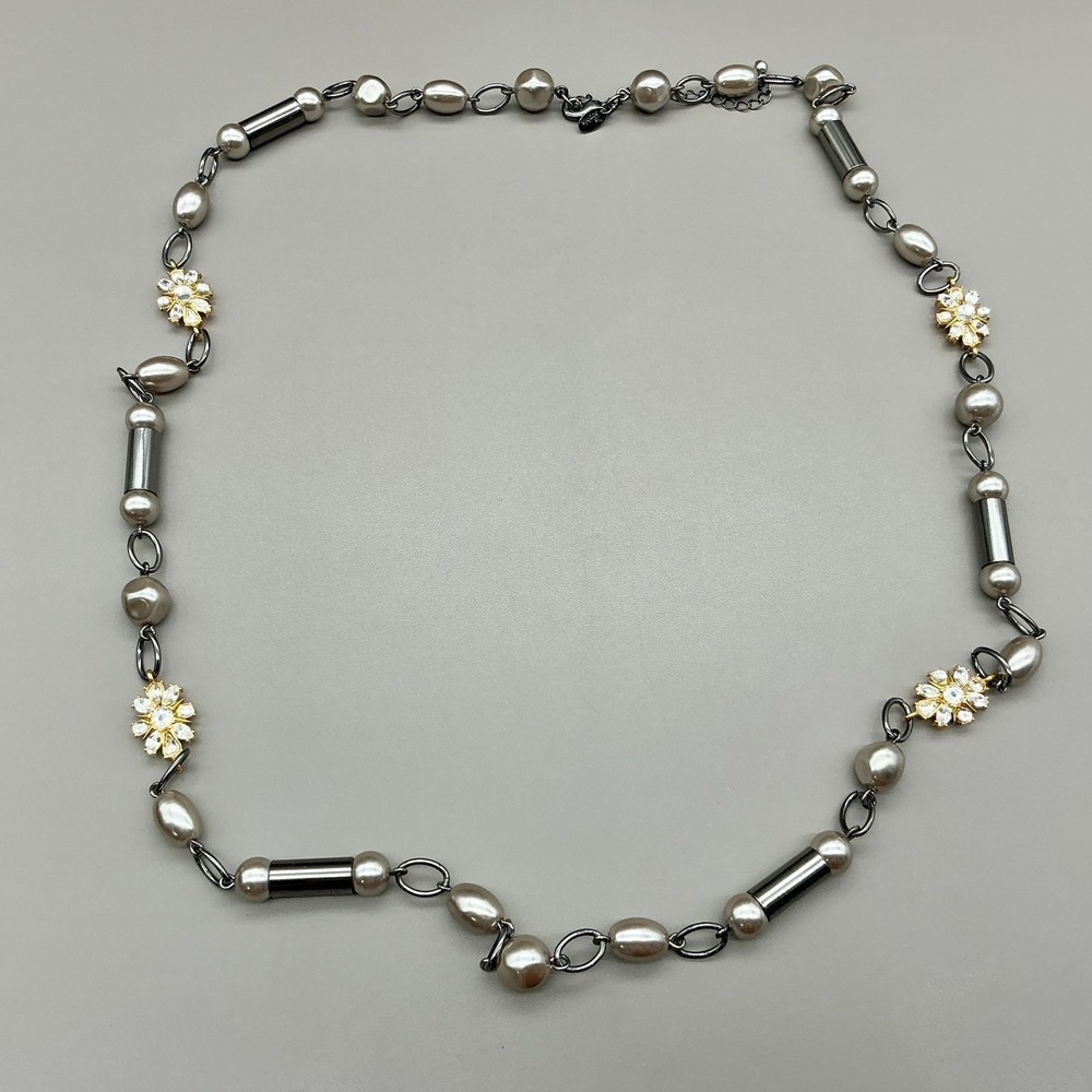 Lia Sophia Gunmetal Faux Pearl Crystal Floral Station Necklace Retired 28 Inch - Picture 9 of 9